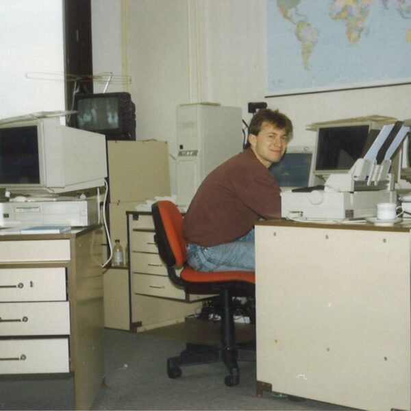 Dlhoročný kolega a súčasný riaditeľ V. Novák (1995)